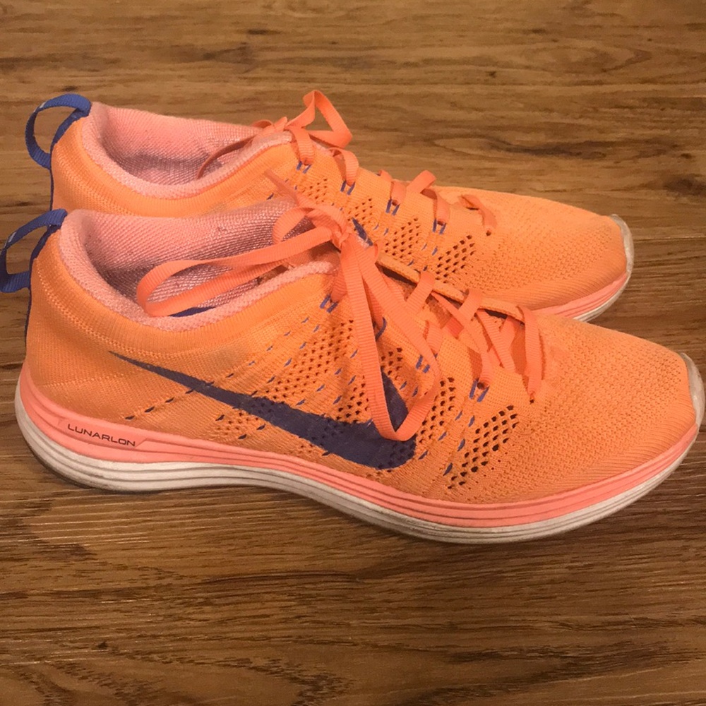 Nike tennis shoes